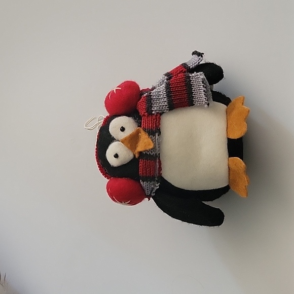 Set of Penguin Ornaments - Picture 4 of 5